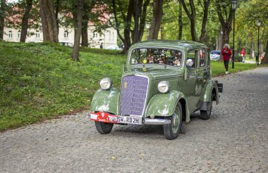 Opel 2 Liter (Opel 6 olarak da bilinir), Opel tarafından üretilen bir otomobil modelidir..