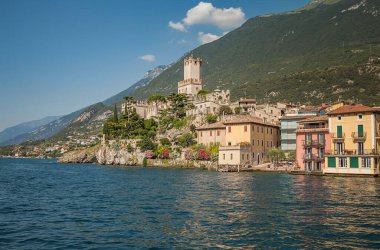 Malcesine, İtalya 'nın Veneto bölgesinin Verona ili' nde Garda Gölü 'nün doğu kıyısında bulunan bir komündür.