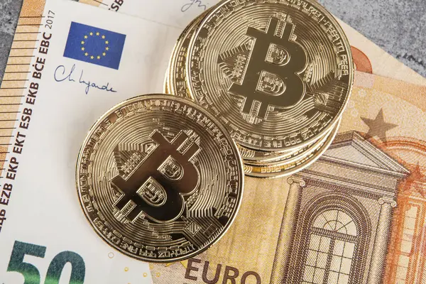 Bitcoin ve euro banknotları bazı Avrupa ülkelerinde geçerlidir