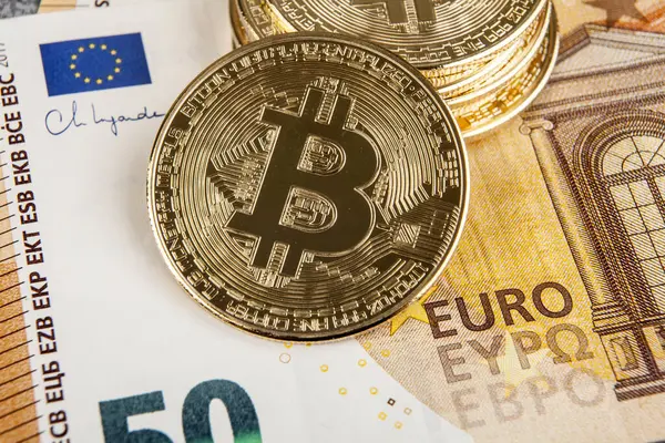 Bitcoin ve euro banknotları bazı Avrupa ülkelerinde geçerlidir