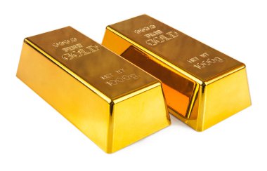 Beyaz arkaplanda izole edilmiş kilogram altın külçeleri.