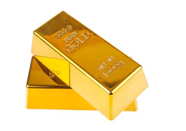 Beyaz arkaplanda izole edilmiş kilogram altın külçeleri.