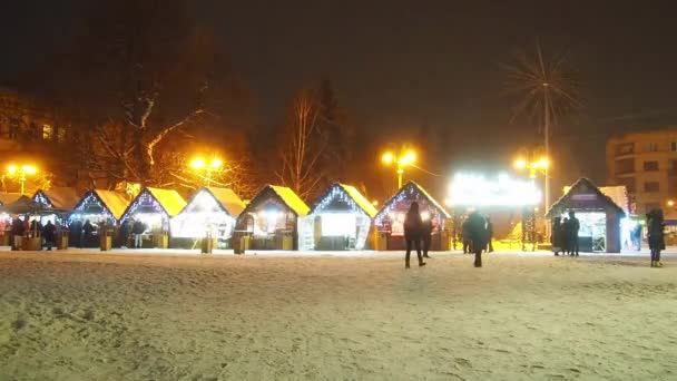 Ivano Frankivsk Oekraïne Januari 2022 Kerstmarkt Met Decoratieve Heldere Lichten — Stockvideo