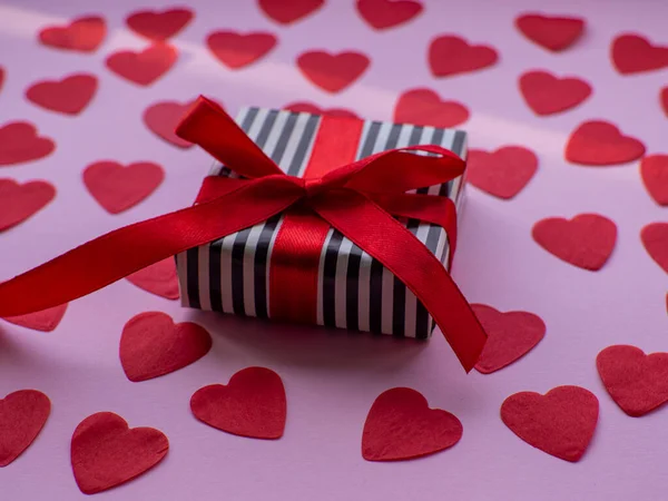 Wrapped Gift Box Red Heart Paper Background Side View Greeting — Stock Photo, Image