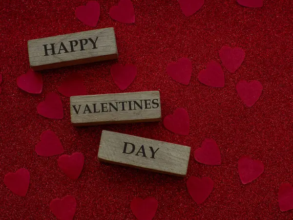Счастливый День Святого Валентина Красном Бумажном Фоне Сердца Вид Сверху — стоковое фото