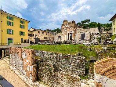 Brixia Capitolium ya da Brescia 'daki Capitoline Triad Tapınağı, İtalya' nın Brescia kentinde yer alan Brixia şehrinin merkezindeki ana tapınaktı.