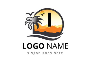 Plaj logosu I harfi vektör işareti üzerinde. Sunset Summer Travel Logo Beach, Sea, Sunset Logo Tasarım Vektör Şablonu.