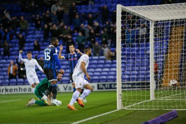 Tranmere Rovers 'ın 10 numaralı Kane Hemmings, 25 Ekim 202' de Birkenhead, İngiltere 'deki Prenton Park' ta oynanan Sky Bet League 2 karşılaşmasında 1-1 'lik galibiyet golünü kutluyor.