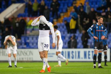 Tranmere Rovers ve Rochdale AFC oyuncuları, 25 Ekim 202 'de İngiltere' nin Birkenhead kenhead kentinde, Prenton Park 'ta oynanan Sky Bet 2 karşılaşmasında üzgün göründüler.