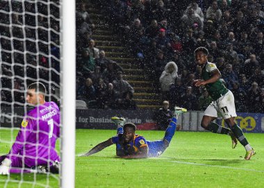GoAL Plymouth Argyle forvet Niall Ennis (11), 25 Ekim 202 'de Home Park, Plymouth, İngiltere' de oynanan Sky Bet League 1 karşılaşmasında 1-1 'lik skorla gol attı.