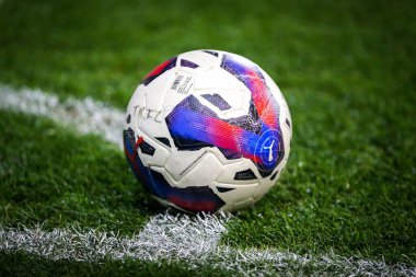 Tranmere Rovers Puma, Gök Bahis Ligi 2 maçı sırasında İngiltere 'nin Birkenhead şehrindeki Prenton Park' ta oynanan Tranmere Rochdale maçında topu karşıladı.