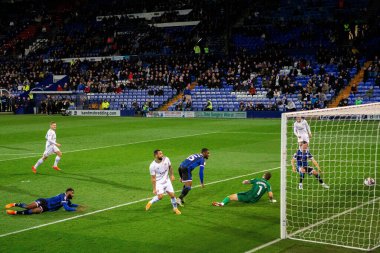 Tranmere Rovers 'ın 10 numaralı oyuncusu Kane Hemmings, 25 Ekim 202' de Birkenhead, İngiltere 'deki Prenton Park' ta oynanan Sky Bet 2 karşılaşmasında 1-1 öne geçti.