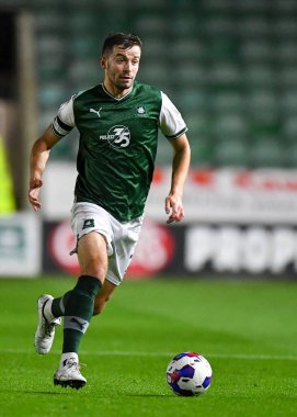 Plymouth Argyle orta saha oyuncusu Matt Butcher (7), Sky Bet League 1 karşılaşmasında Plymouth Argyle 'a karşı Shrewsbury Town, Home Park, Plymouth, Birleşik Krallık, 25 Ekim 202