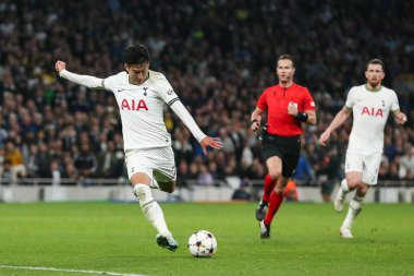 Tottenham Hotspur 'dan Son Heung-Min 26 Ekim 202' de Tottenham Hotspur, Londra 'daki Tottenham Hotspur Stadyumu' nda oynanan UEFA Şampiyonlar Ligi maçında gol attı.