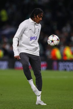 Tottenham Hotspur 'dan Djed Spence # 24 UEFA Şampiyonlar Ligi karşılaşması öncesinde Tottenham Hotspur' a karşı Sporting Lisbon Tottenham Hotspur Stadyumu, Londra, 26 Ekim 202