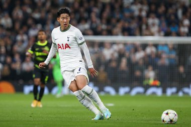 Tottenham Hotspur 'dan Son Heung-Min 26 Ekim 202' de Tottenham Hotspur, Londra 'daki Tottenham Hotspur Stadyumu' nda oynanan UEFA Şampiyonlar Ligi maçında pas attı.