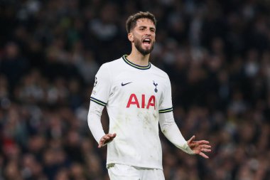 Tottenham Hotspur 'dan Rodrigo Bentancur 26 Ekim 202' de Tottenham Hotspur, Londra 'daki Tottenham Hotspur Stadyumu' nda oynanan UEFA Şampiyonlar Ligi karşılaşmasında tepki gösterdi.