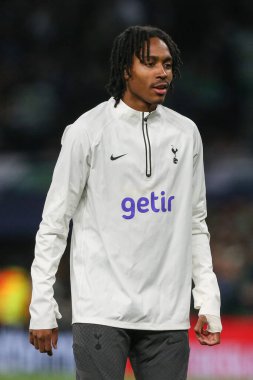 Tottenham Hotspur 'dan Djed Spence # 24 UEFA Şampiyonlar Ligi maçında Tottenham Hotspur - Sporting Lisbon Tottenham Hotspur Stadyumu, Londra, 26 Ekim 202