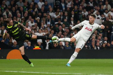 Tottenham Hotspur 'dan Matt Doherty 26 Ekim 202' de Tottenham Hotspur, Londra 'daki Tottenham Hotspur Stadyumu' nda oynanan UEFA Şampiyonlar Ligi maçında gol attı.