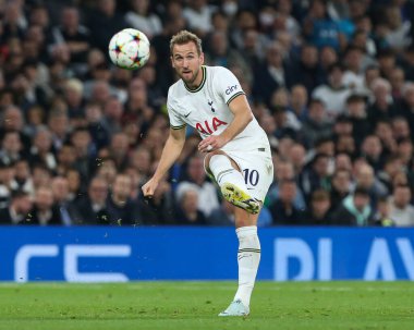 Tottenham Hotspur 'dan Harry Kane 26 Ekim 202' de Tottenham Hotspur Stadyumu 'nda oynanan Tottenham Hotspur - Sporting Lisbon maçında pas attı.