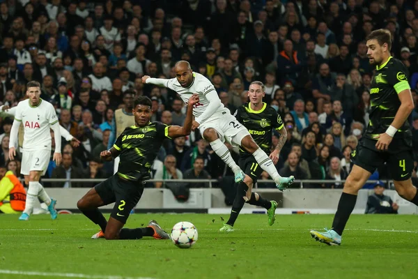 Lucas Tottenham Hotspur Σουτάρει Στο Τέρμα Κατά Διάρκεια Του Αγώνα — Φωτογραφία Αρχείου
