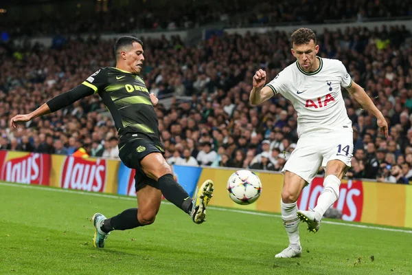 Ivan Perii Tottenham Hotspur Korsar Bollen Uefa Champions League Match — Stockfoto