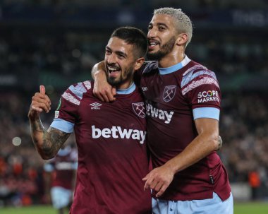 West Ham United 'ın Manuel Lanzini # 10' u UEFA Avrupa Konferans Ligi maçı West Ham United - Silkeborg maçında 27 Ekim 202 'de Londra Stadyumu' nda 1-0 kazanma hedefini kutluyor.