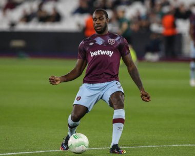 UEFA Avrupa Konferans Ligi karşılaşması öncesinde West Ham United - Londra Stadyumu, Londra, İngiltere, 27 Ekim 202 'de oynanan karşılaşma öncesi West Ham United 9.