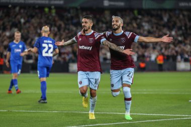 West Ham United 'ın Manuel Lanzini # 10' u UEFA Avrupa Konferans Ligi maçı West Ham United - Silkeborg maçında 27 Ekim 202 'de Londra Stadyumu' nda 1-0 kazanma hedefini kutluyor.
