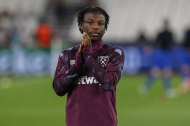 Maç öncesi ısınma sırasında UEFA Avrupa Konferans Ligi karşılaşması 27 Ekim 202 'de Londra Stadyumu' nda West Ham United ile Silkeborg karşılaşacak.