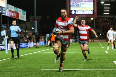 Gloucester Rugby 'nin kaptanı Lewis Ludlow 28 Ekim 202' de İngiltere 'nin Kingsholm Stadyumu' nda oynanan Gallagher Premiership maçında Gloucester - Exeter Chiefs maçında gol atmak için ayrıldı.