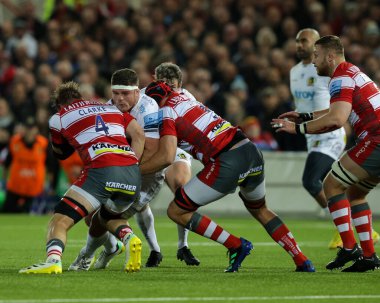 Exeter Chiefs 'ten Dave Ewers, 28 Ekim 202' de İngiltere 'nin Kingsholm Stadyumu' nda oynanan Gallagher Premiership maçında Gloucester vs Exeter Chiefs 'e karşı iki kez mücadele etti.
