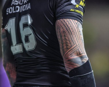 Yeni Zelandalı Nelson Asofa-Solomona 'nın Maori kol dövmesi Rugby Ligi 2021 Dünya Kupası C Grubu maçı sırasında Headingley Stadyumu, Leeds, İngiltere' de Yeni Zelanda 'ya karşı 28 Ekim 202
