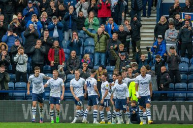 Preston North End 'den Jordan Storey 29 Ekim 202' de Deepdale, Preston, İngiltere 'de oynanan Sky Bet Şampiyonası maçında 2-1' lik galibiyetini kutluyor.