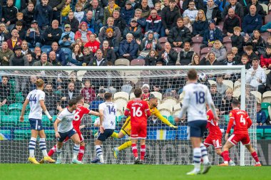 Preston North End 'den 14 numaralı Jordan Storey, 29 Ekim 202' de İngiltere 'nin Deepdale kentinde oynanan Sky Bet Şampiyonası maçında 2-1 öne geçiyor.