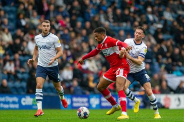 Middlesborough 'dan Chuba Akpom # 29 numara, Preston North End' in 29 Ekim 202 'de Deepdale, Preston' da Preston North End 'e karşı oynadığı Sky Bet Şampiyonası maçında Alan Browne # 8' den faul aldı.