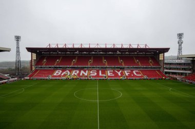 Oakwell Stadyumu 'ndaki genel manzara Sky Bet Ligi 1' in önünde Barnsley ile Forest Green Rover maçı Oakwell, Barnsley, Birleşik Krallık 'ta, 29 Ekim 202