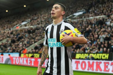 Newcastle 'dan Miguel Almirn # 24 Premier League maçı sırasında Newcastle United, Aston Villa' ya karşı St. James 's Park, Newcastle, Birleşik Krallık, 29 Ekim 2022
