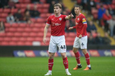 Barnsley # 48 numaralı Luca Connell, Sky Bet Ligi 1 maçında Oakwell, Barnsley, Barnsley Green Rovers 'a karşı 29 Ekim 202