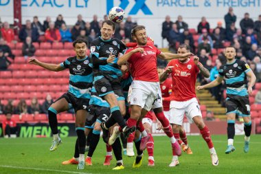 Barnsley 'li Herbie Kane 9 Ekim 202' de Oakwell, Barnsley 'de oynanan Sky Bet 1 maçında topu sürüyor.