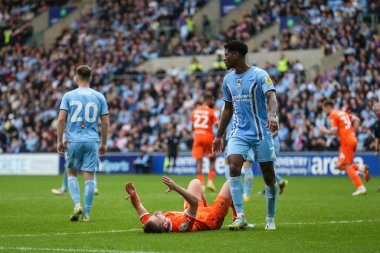 Blackpool 'dan Callum Connolly # 2, Coventry Building Society Arena, Coventry, Birleşik Krallık' ta Coventry City - Blackpool maçında skor yapma şansını kaçırdıktan sonra, 29 Ekim 202