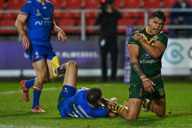 Avustralyalı Latrell Mitchell, 29 Ekim 202 'de İngiltere' nin St Helens kentinde oynanan 2021 Dünya Rugby Ligi karşılaşmasında Avustralya ile İtalya arasındaki karşılaşmayı kutluyor.