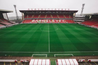 Oakwell Stadyumu 'ndaki genel manzara Sky Bet Ligi 1' in önünde Barnsley ile Forest Green Rover maçı Oakwell, Barnsley, Birleşik Krallık 'ta, 29 Ekim 202