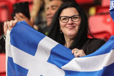 Rugby Ligi Dünya Kupası 2021 'de Yunanistan' a karşı Bramall Lane, Sheffield, İngiltere 'de oynanan karşılaşmada Yunan bir taraftar dans etti.