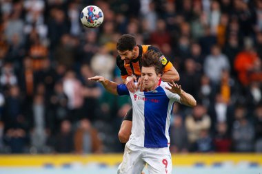 Hull City 'den Tobias Figueiredo # 6 ve Blackburn Rovers' dan Sam Gallagher # 9 Sky Bet Şampiyonası maçında Hull City - Blackburn Rovers, MKM Stadyumu, Hull, Birleşik Krallık, 29 Ekim 202