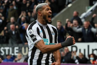 Newcastle 7 numaralı Joelinton Premier Lig maçı Newcastle United ile Aston Villa maçında 29 Ekim 202 'de St. James' s Park, Newcastle, İngiltere 'de 3-0' lık skorla gol attı.