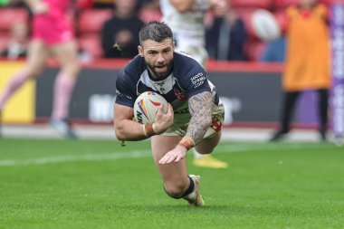 İngiltere 'den Andy Ackers Rugby Ligi Dünya Kupası 2021 karşılaşmasında İngiltere ile Yunanistan arasında 29 Ekim 202' de Bramall Lane, Sheffield, İngiltere 'de oynanan karşılaşmaya gidiyor.