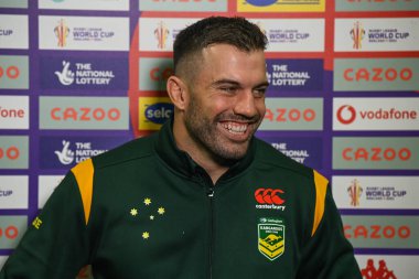 Avustralyalı James Tedesco, Rugby Ligi Dünya Kupası 2021 karşılaşması öncesinde, 29 Ekim 202 'de St Helens, İngiltere' de oynanan Wicked Stadyumu 'nda oynanan karşılaşma sırasında