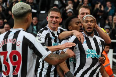 Newcastle 7 numaralı Joelinton Premier Lig maçı Newcastle United ile Aston Villa maçında 29 Ekim 202 'de St. James' s Park, Newcastle, İngiltere 'de 3-0' lık skorla gol attı.