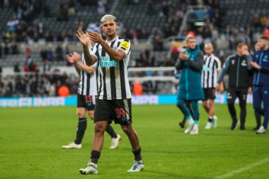 Newcastle 'dan Bruno Guimares 29 Ekim 2022' de St. James 's Park, Newcastle, İngiltere' de oynanan Premier League karşılaşmasında Aston Villa 'yı 4-0 yenerek taraftarları alkışladı.